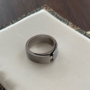 Elegant Silver Ring